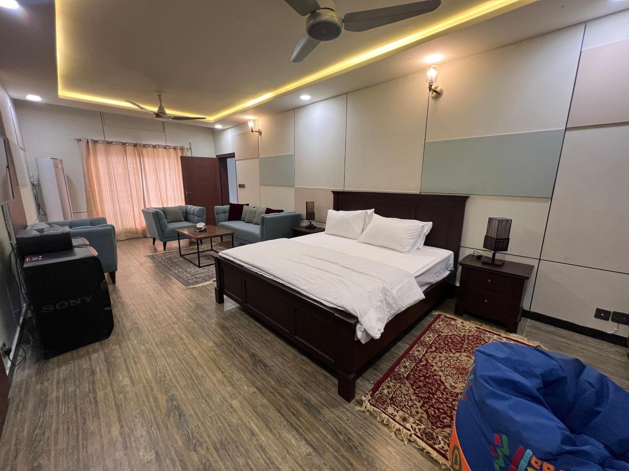 Deluxe King Room In Silverscape Residence Rawalpindi Exterior foto