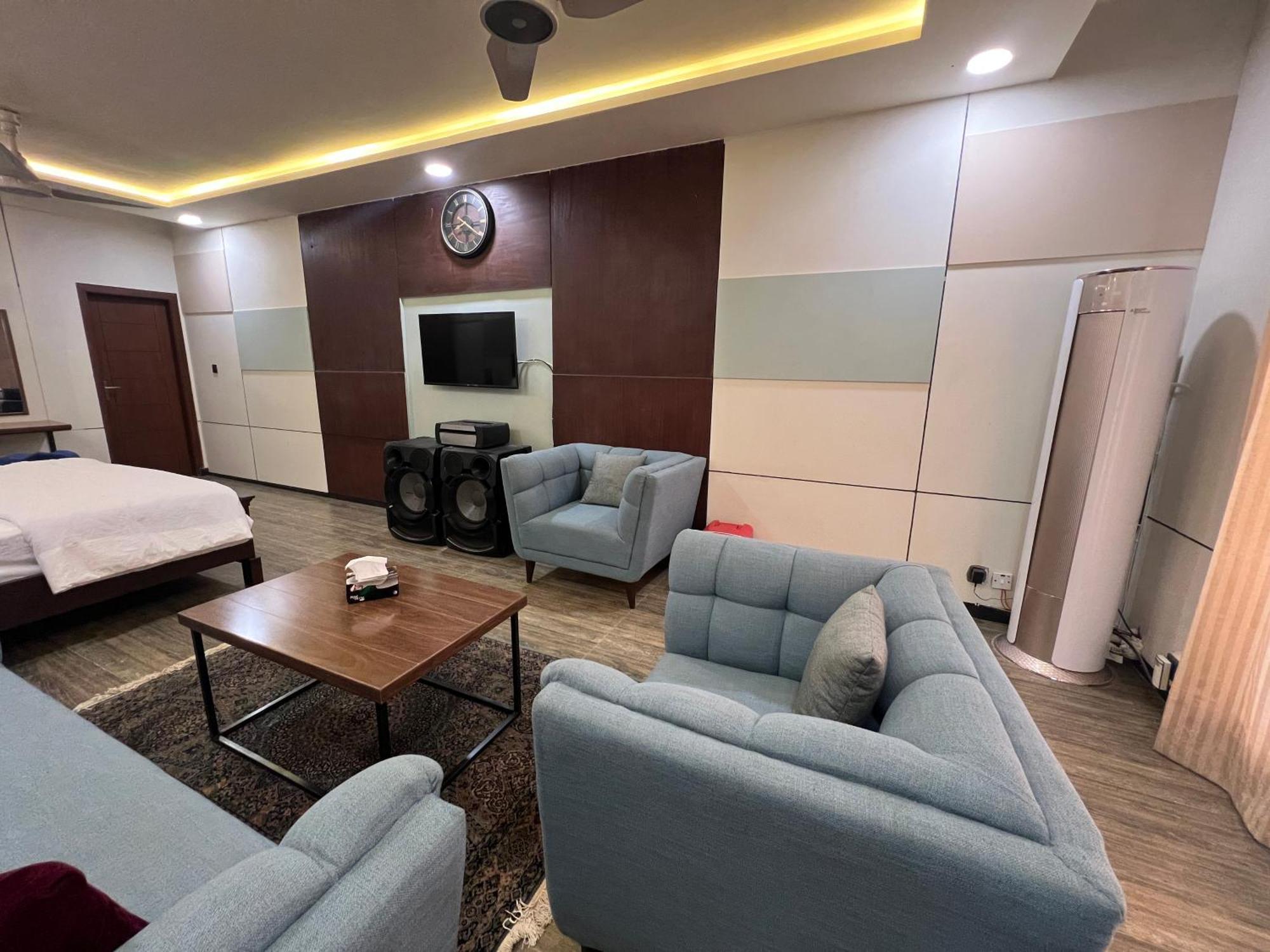 Deluxe King Room In Silverscape Residence Rawalpindi Exterior foto